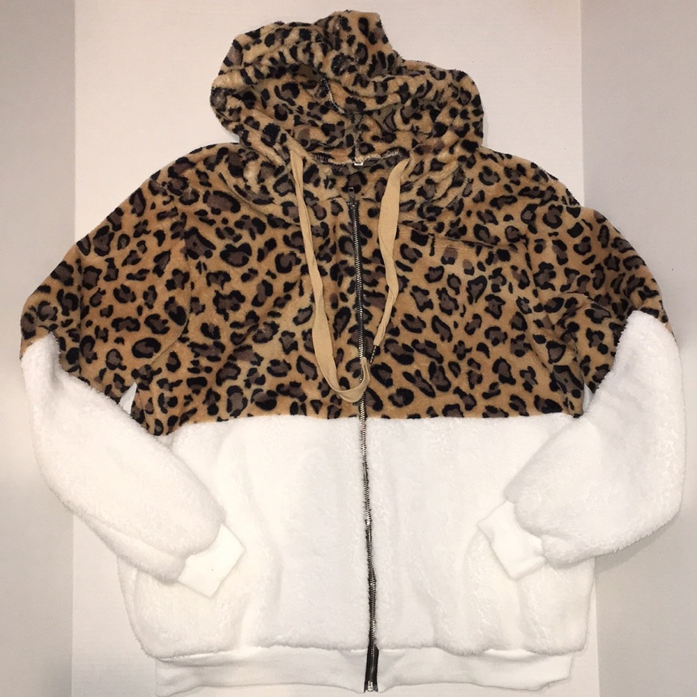 Cozy Leopard Print & White Sherpa Zip-Up Hoodie – Size L